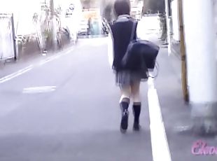 Fast street sharking encounter with petite babe and creative lad